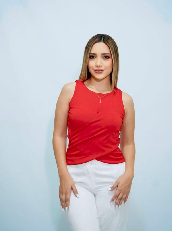 Blusa Elegante Cruzada: Minimalista Red
