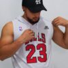 HoodTank: White Bulls